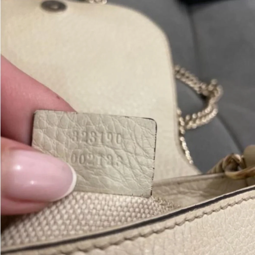 GUCCI ivory leather SMALL SOHO FLAP Shoulder Bag - Picture 4 of 9